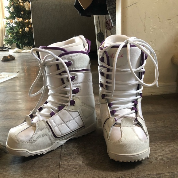 avalanche eclipse snowboard boots